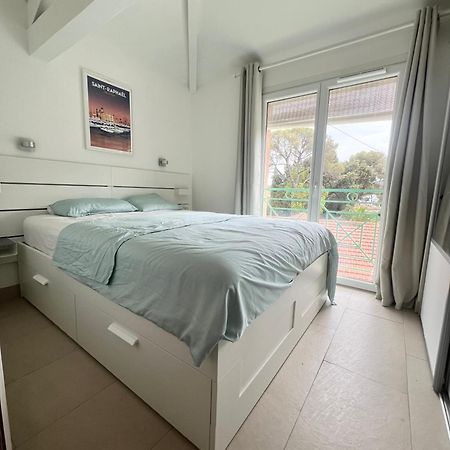 Duplex T3 Boulouris Pieds Dans L Eau Lägenhet Saint-Raphaël Exteriör bild