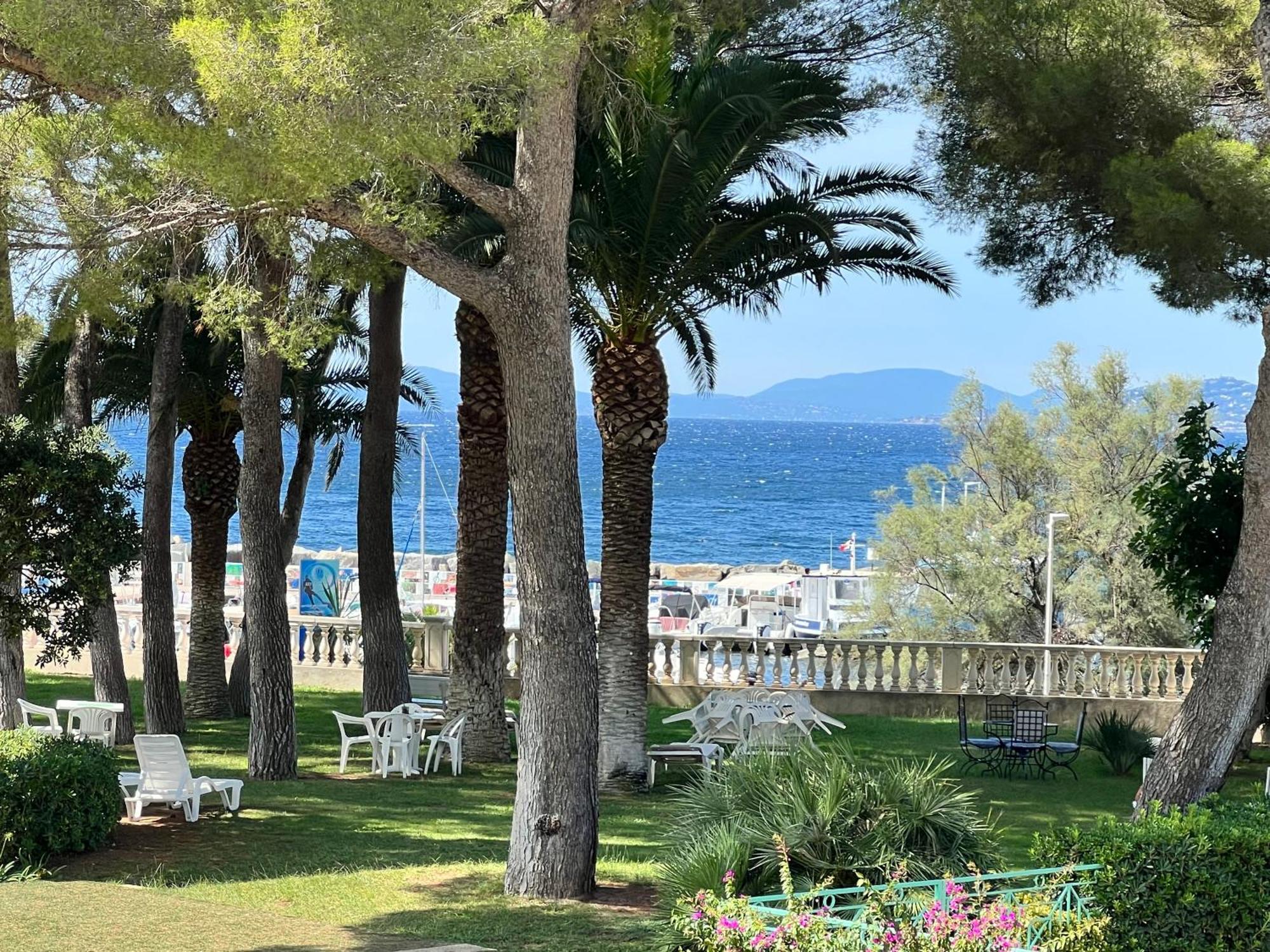 Duplex T3 Boulouris Pieds Dans L Eau Lägenhet Saint-Raphaël Exteriör bild